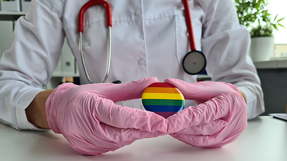 Acelerando soluções de saúde para os LGBTQ+
