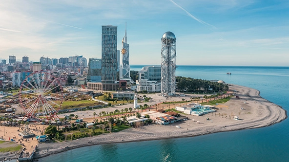 Uma imagem de Batumi, um centro econômico emergente na Geórgia, no Mar Negro. (Foto de DedMityay)