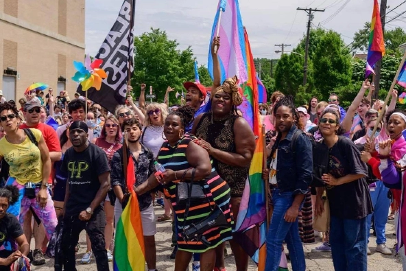 Foto de manifestação pública de movimentos trans