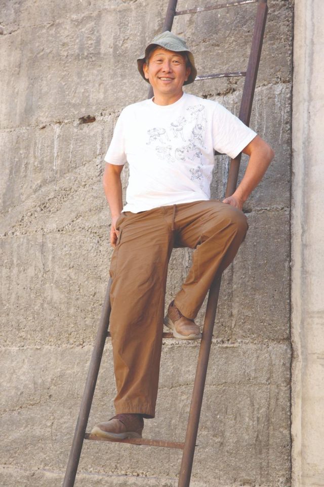 Tolondu “Tolon”
Toichubaev no
Museu Tolon de
Arte Moderna,
em 2025